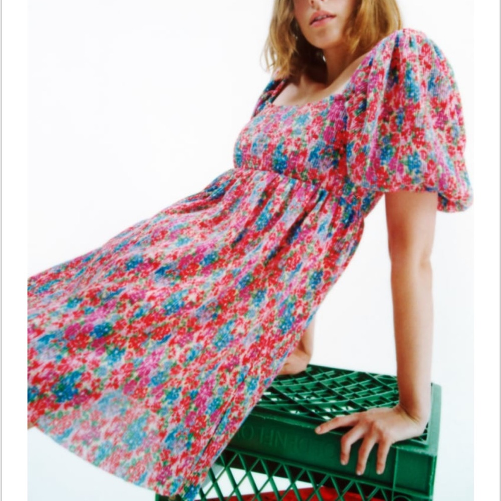 Zara PLEATED PRINTED DRESS
MULTICOLORED